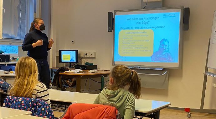 Vorlesung an der Bürgermeister-Ziethen-Grundschule zum Thema "Lügen" - (C) S. Thoenelt